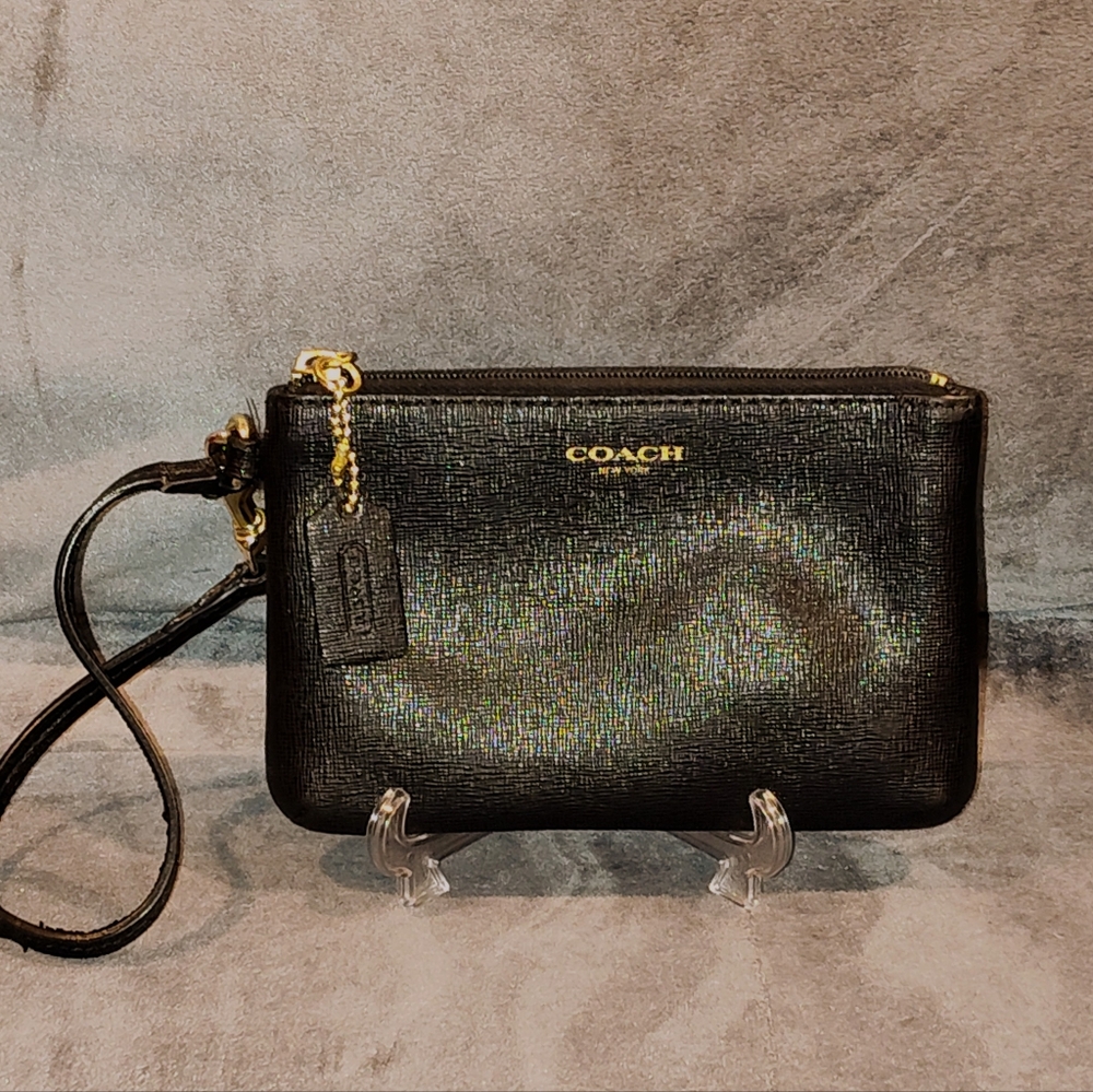 COACH BLACK SAFFIANO LEATHER TOP ZIP WRISTLET / CLUTCH WITH 3 CARD SLOTS